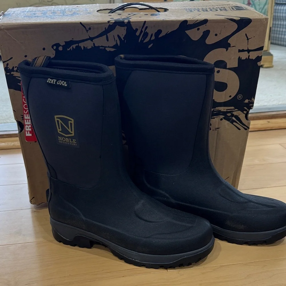 Noble Outfitters MUDS stay cool mid waterproof boots - size 10